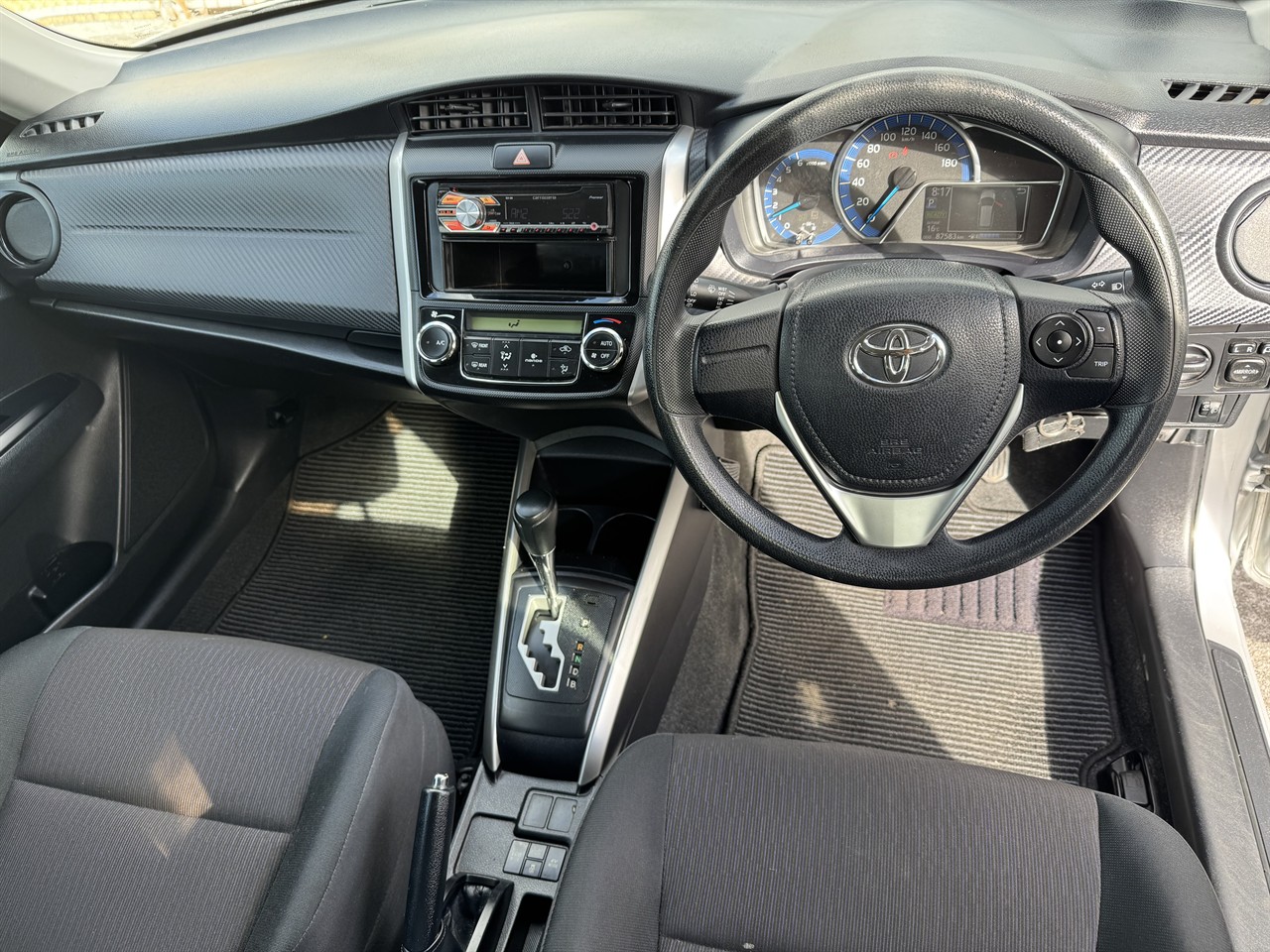 2015 Toyota Corolla thumbnail