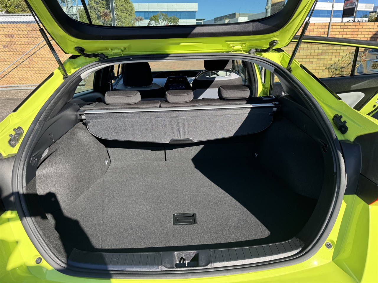 2019 Toyota Prius thumbnail