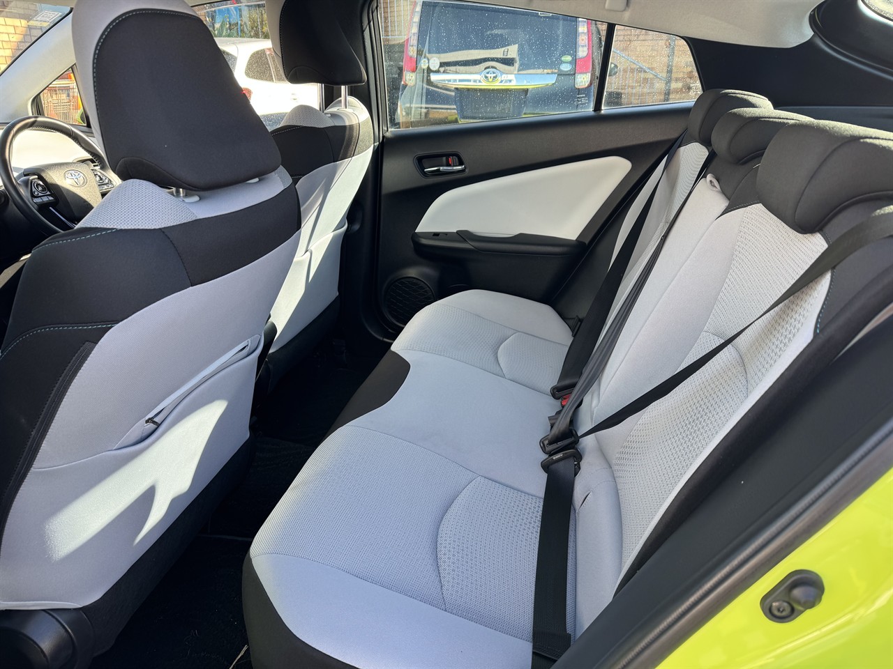 2019 Toyota Prius thumbnail