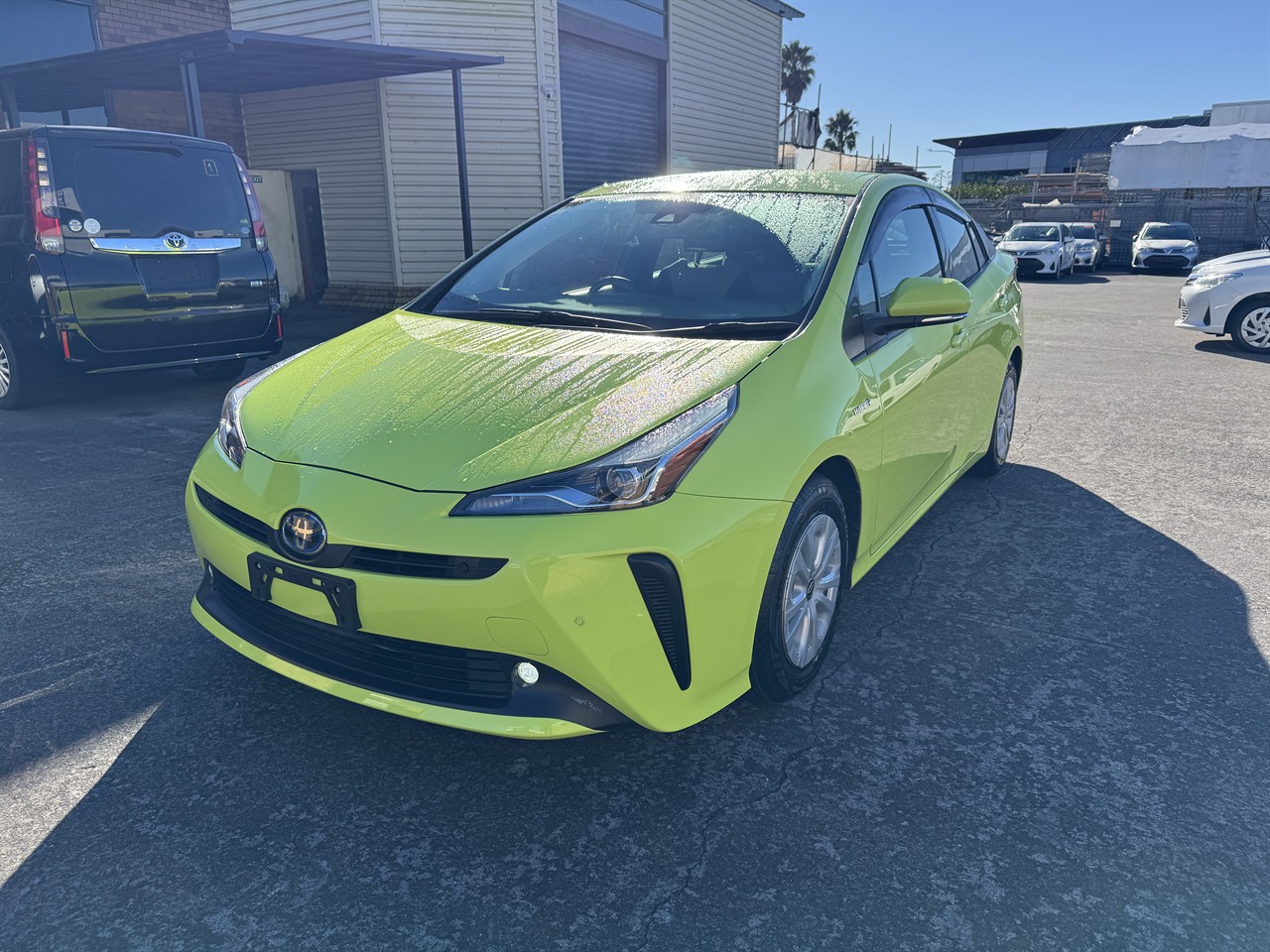 2019 Toyota Prius thumbnail