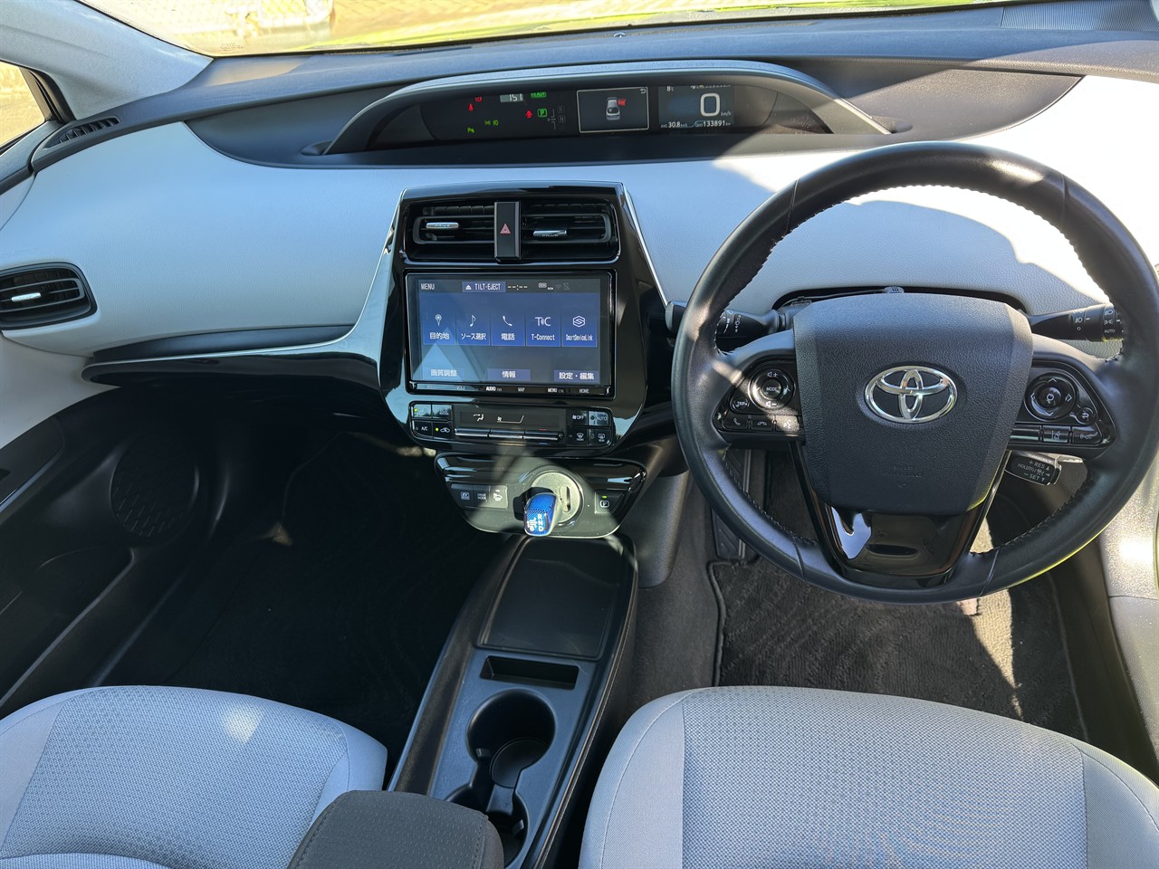 2019 Toyota Prius thumbnail