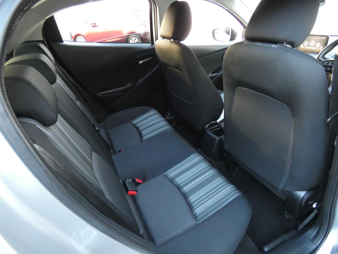 2021 Mazda 2 thumbnail