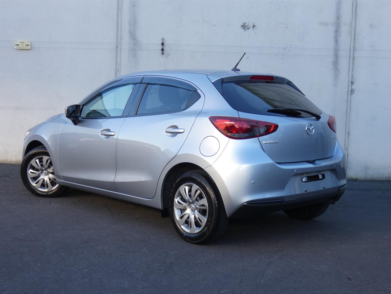 2021 Mazda 2 thumbnail