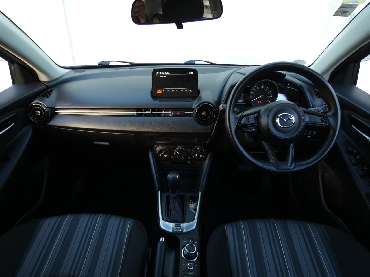 2021 Mazda 2 thumbnail
