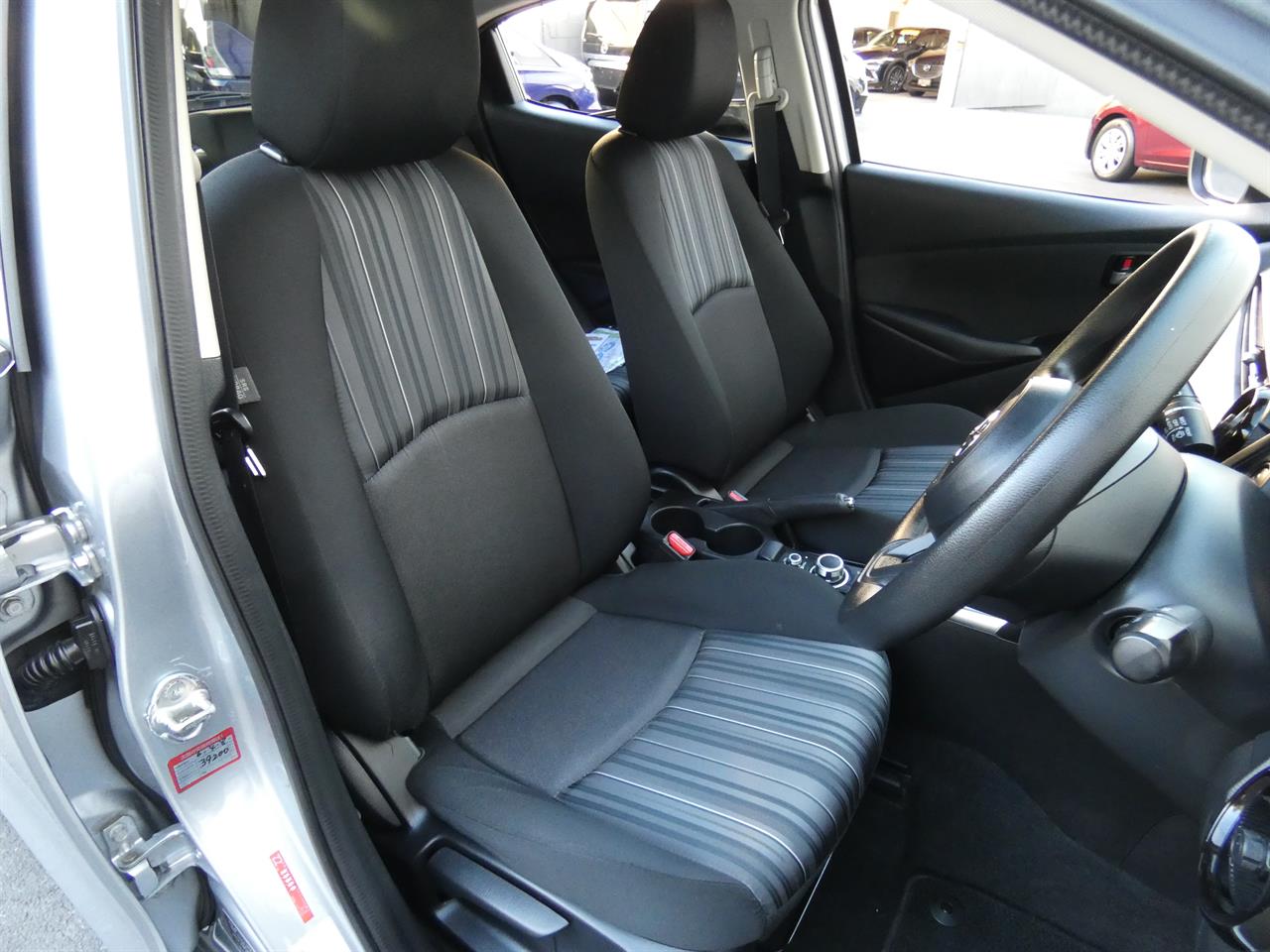 2021 Mazda 2 thumbnail