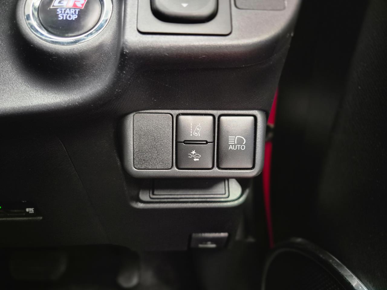 2018 Toyota Aqua thumbnail