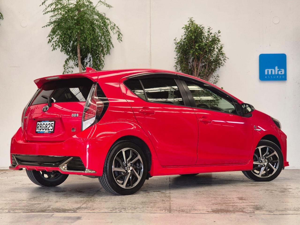 2018 Toyota Aqua thumbnail