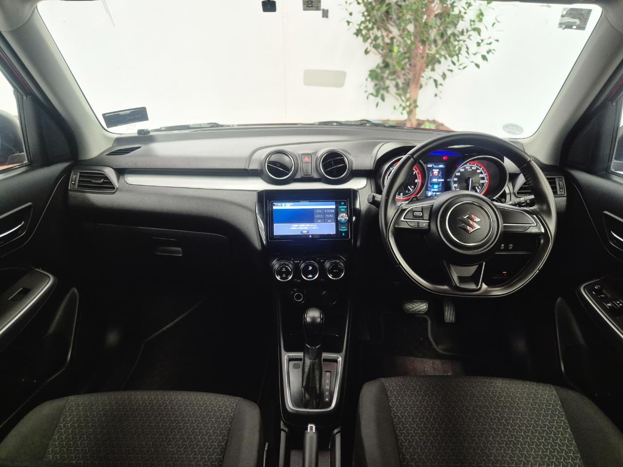2017 Suzuki Swift thumbnail
