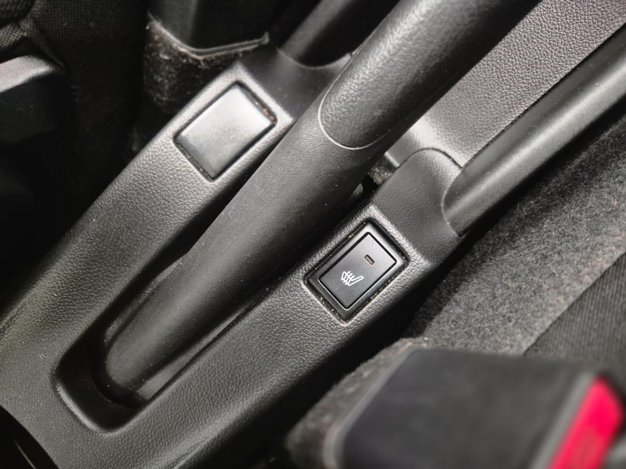 2017 Suzuki Swift thumbnail