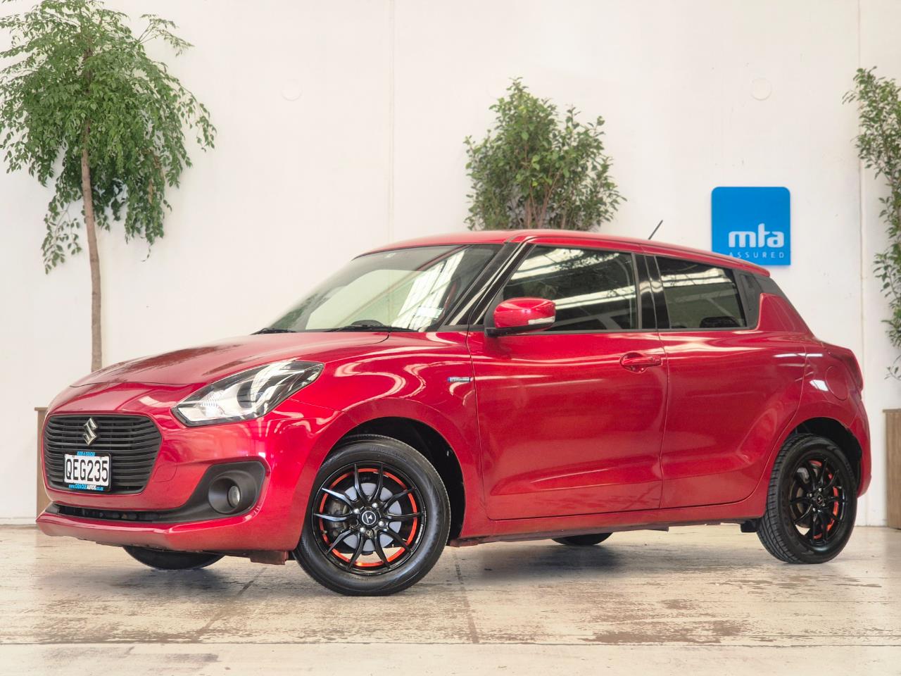 2017 Suzuki Swift thumbnail