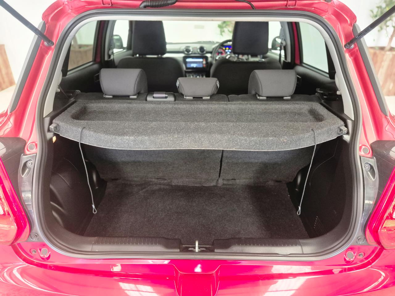 2017 Suzuki Swift thumbnail