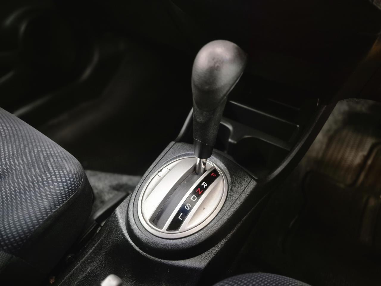 2011 Honda Fit thumbnail