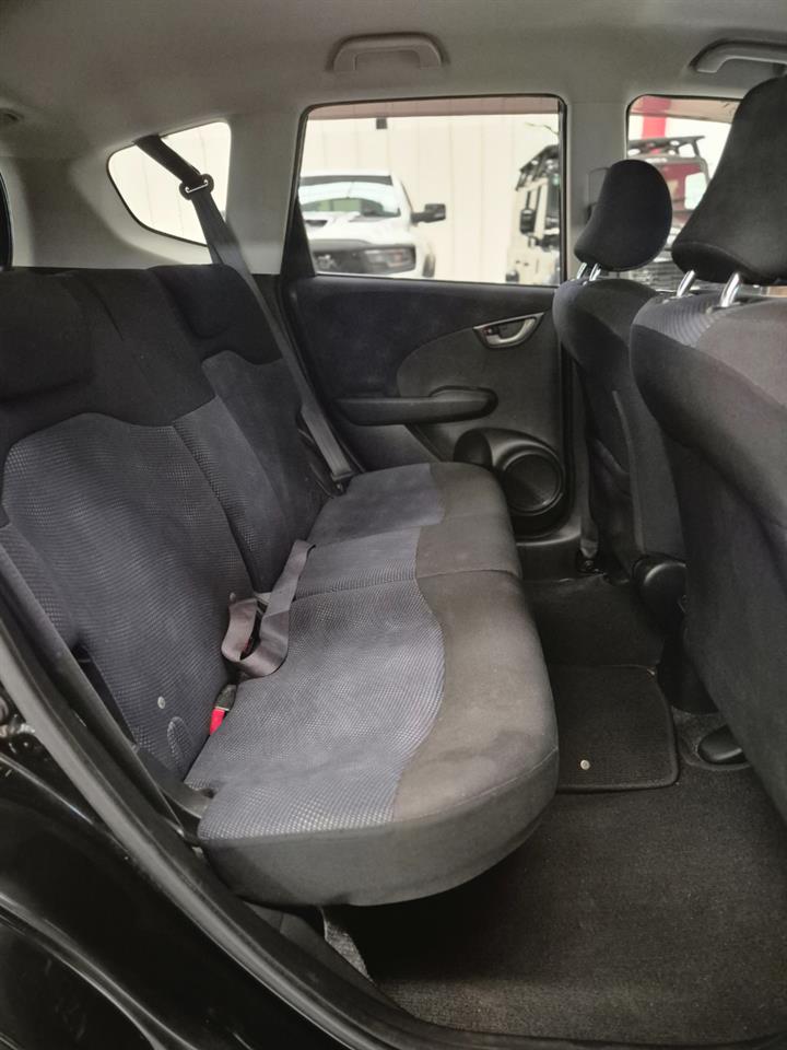 2011 Honda Fit thumbnail