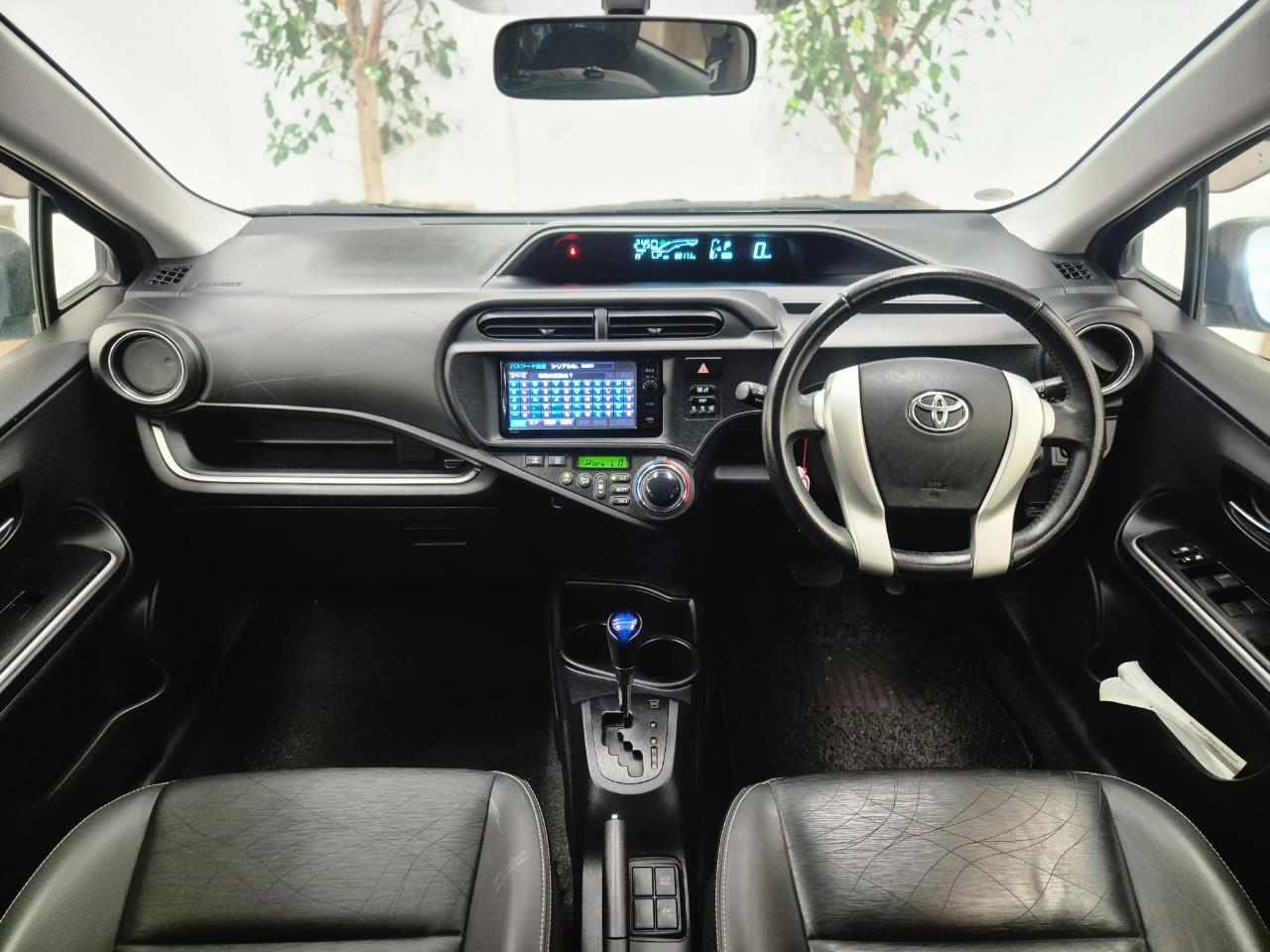 2014 Toyota Aqua thumbnail