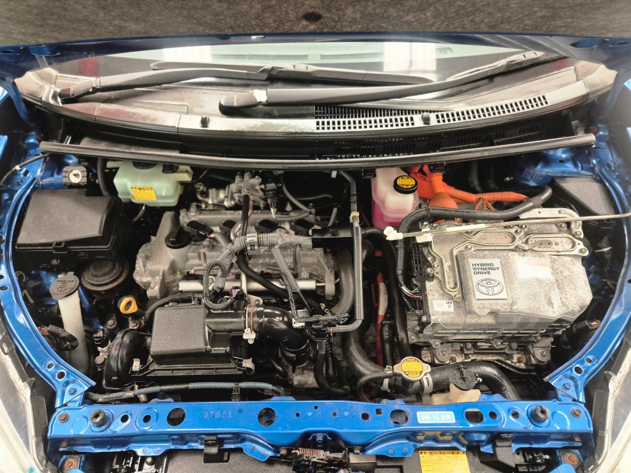 2014 Toyota Aqua thumbnail