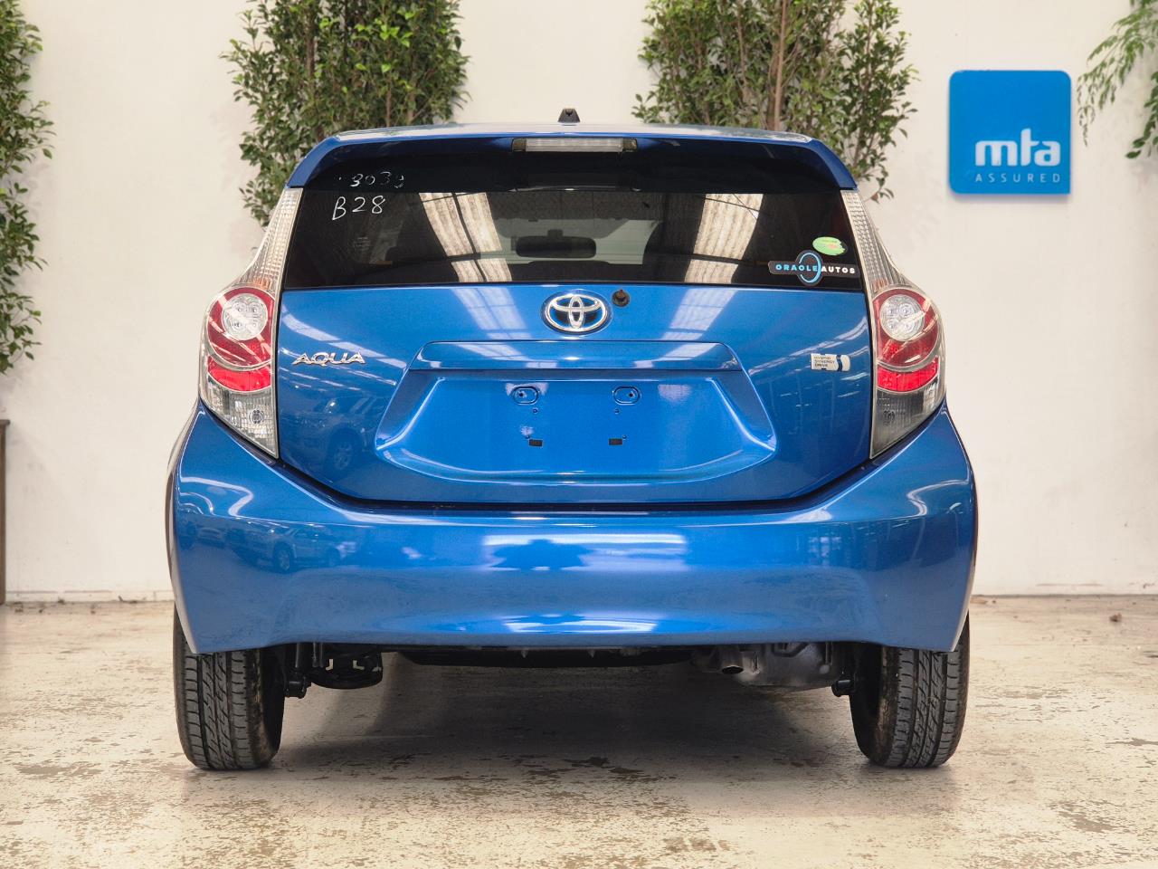 2014 Toyota Aqua thumbnail