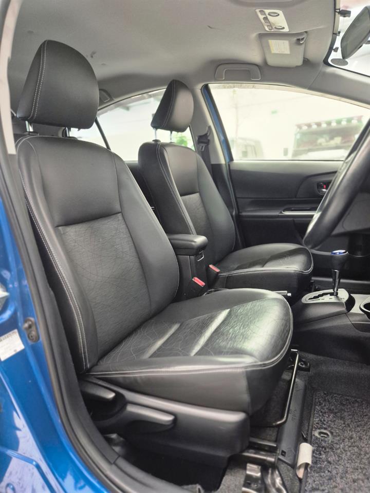 2014 Toyota Aqua thumbnail