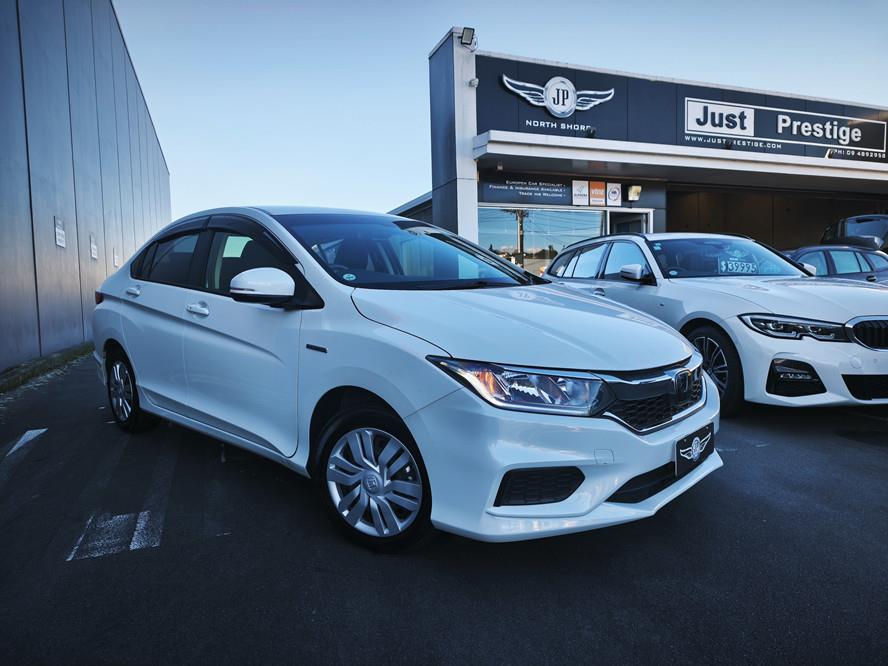 2019 Honda Grace thumbnail