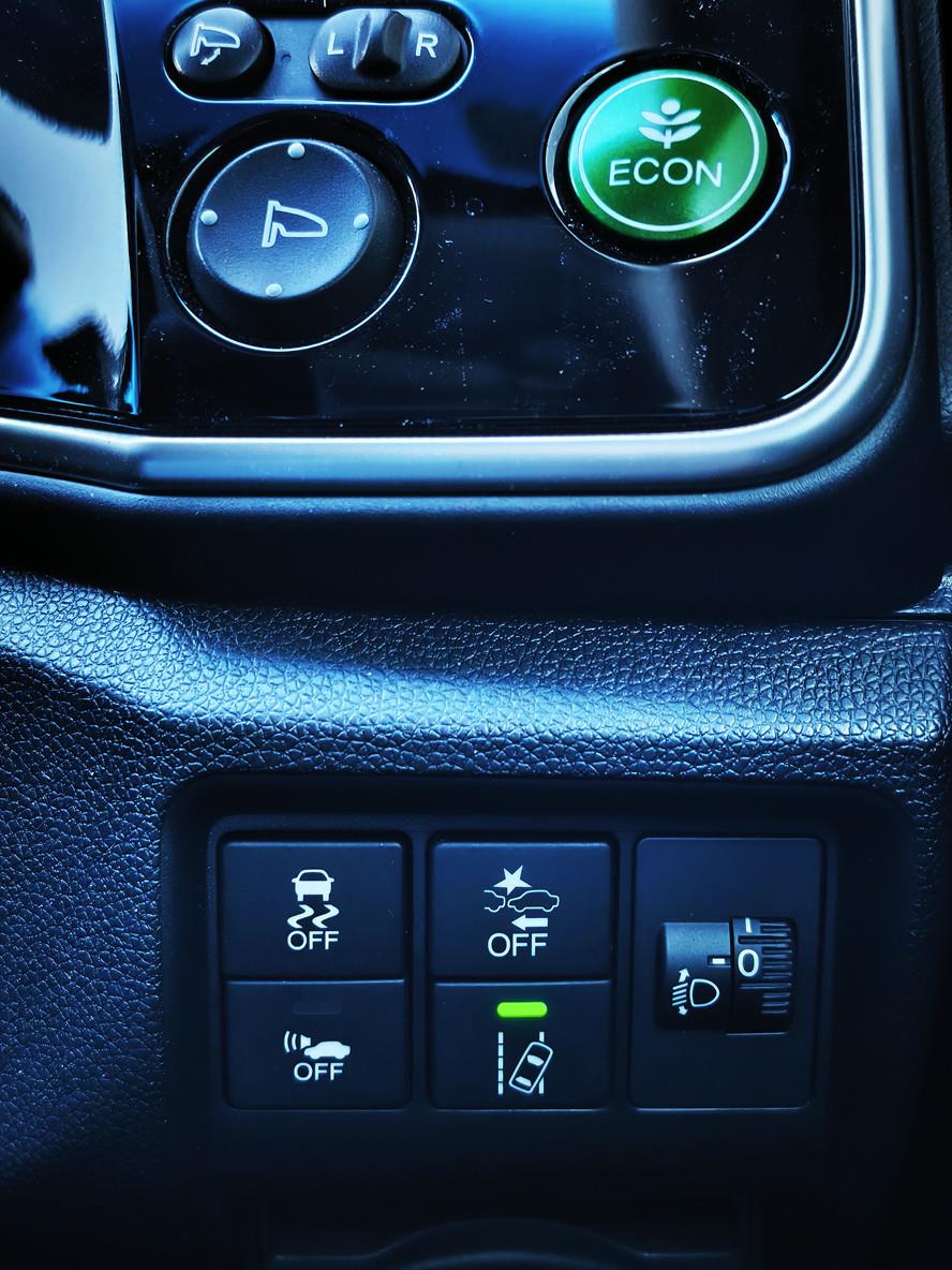 2019 Honda Grace thumbnail