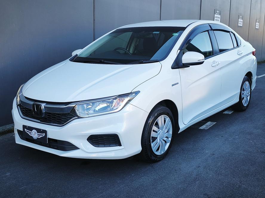 2019 Honda Grace thumbnail