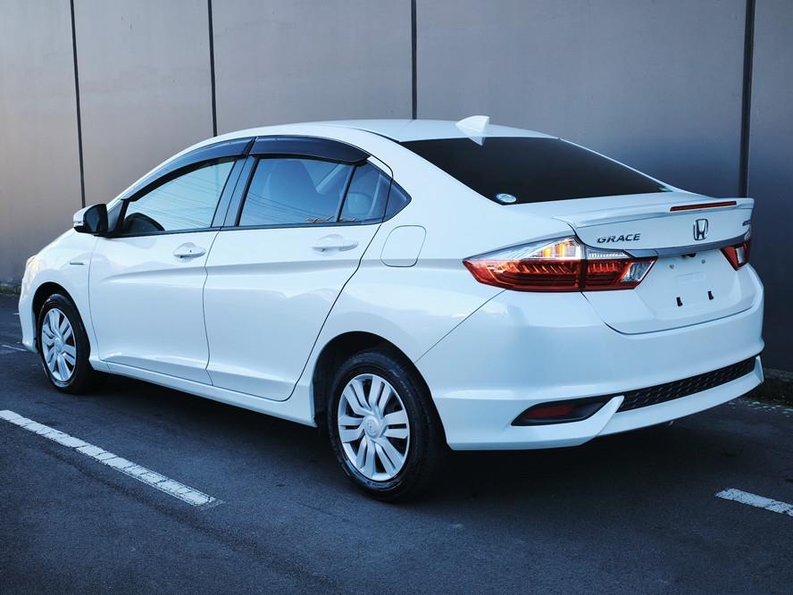 2019 Honda Grace thumbnail