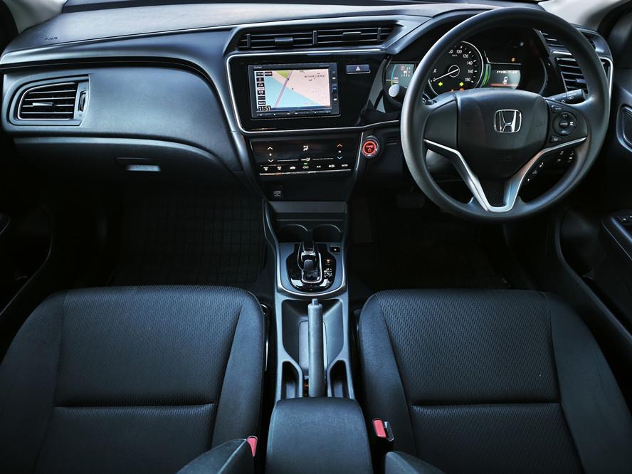 2019 Honda Grace thumbnail