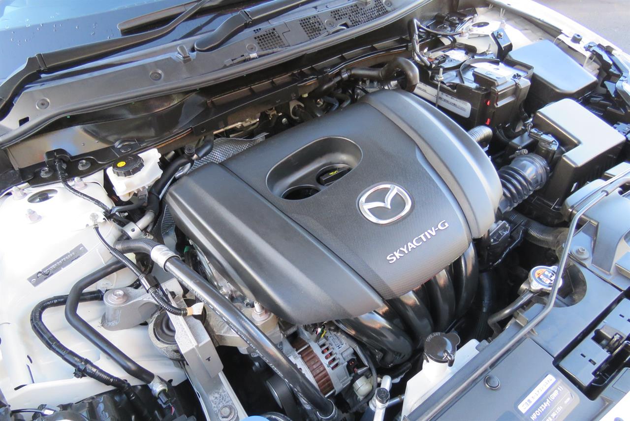 2021 Mazda 2 thumbnail