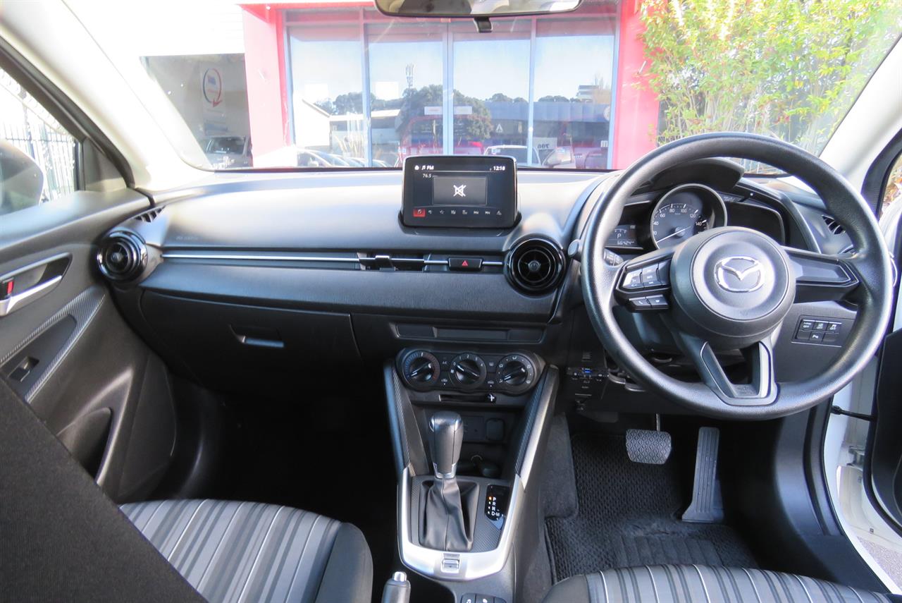 2021 Mazda 2 thumbnail