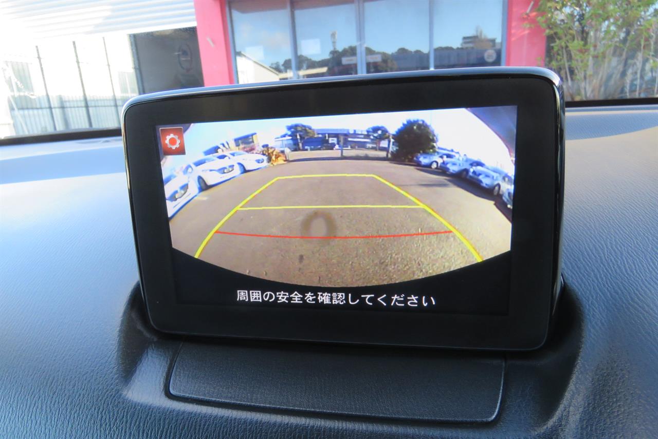 2021 Mazda 2 thumbnail