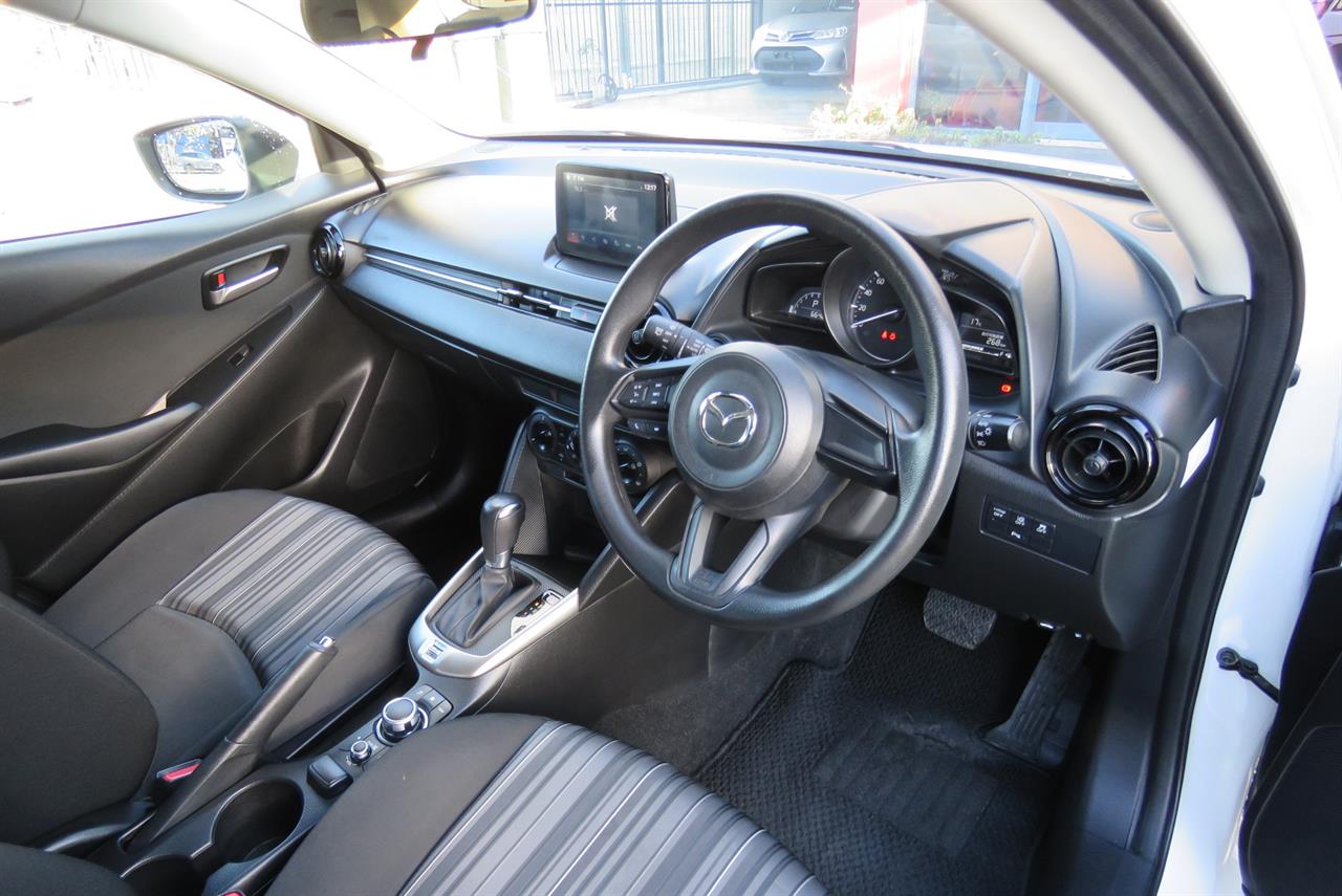 2021 Mazda 2 thumbnail