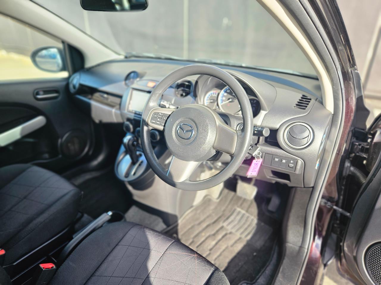 2013 Mazda Demio thumbnail