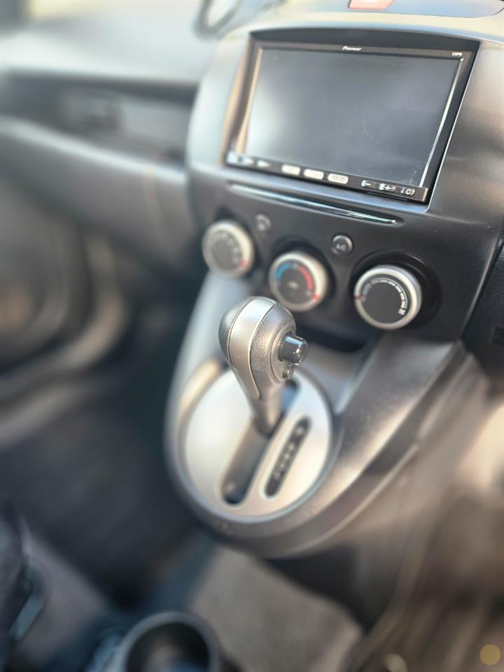 2013 Mazda Demio thumbnail