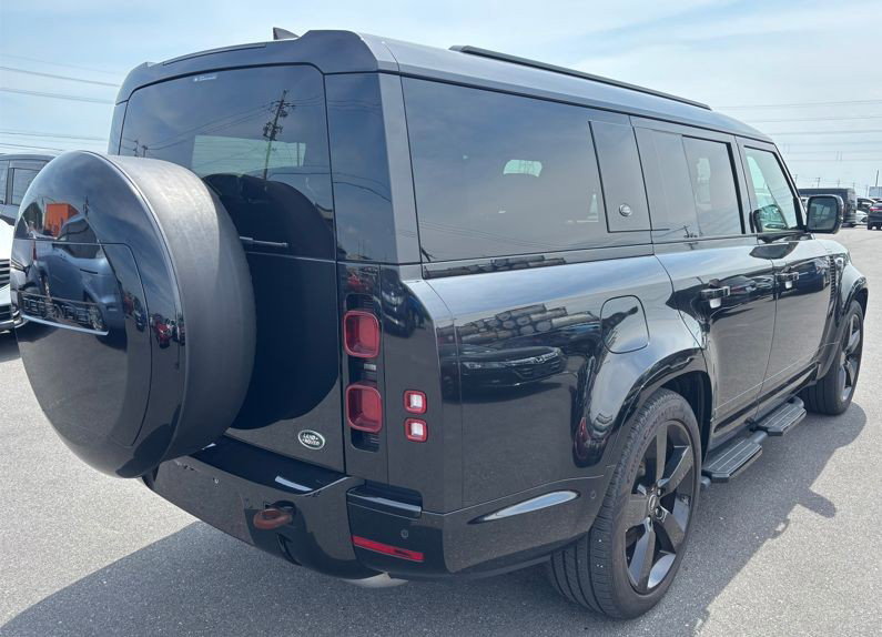 2023 Land Rover Defender thumbnail