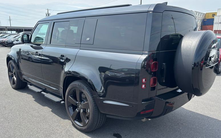 2023 Land Rover Defender thumbnail