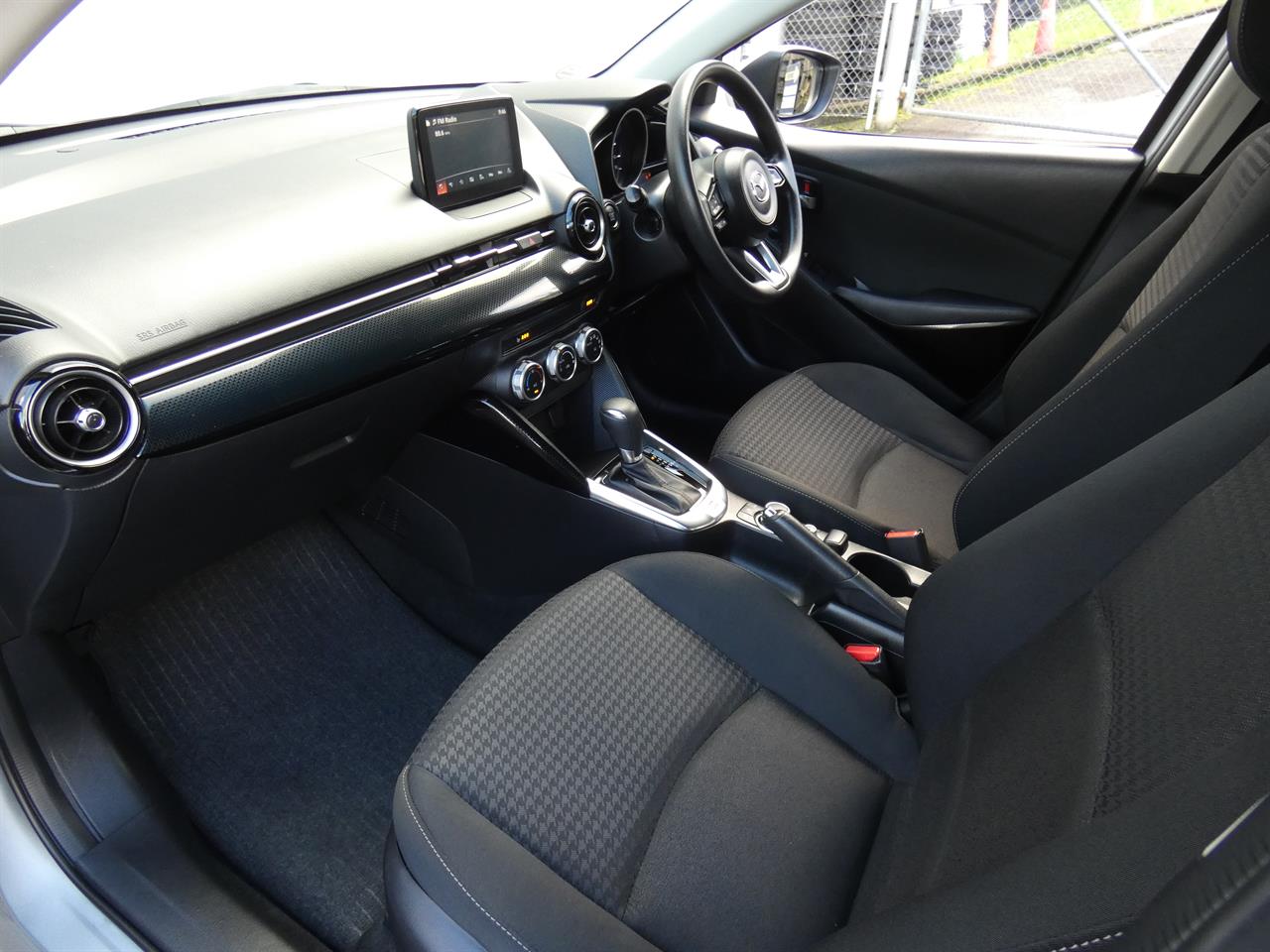 2018 Mazda DEMIO thumbnail