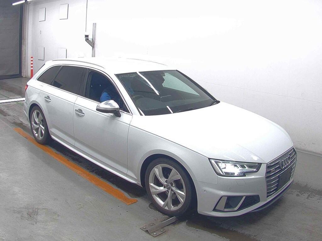 2020 Audi A4 thumbnail