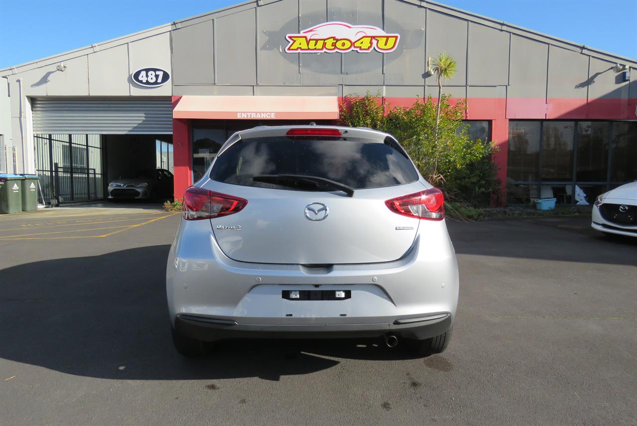 2020 Mazda 2 thumbnail