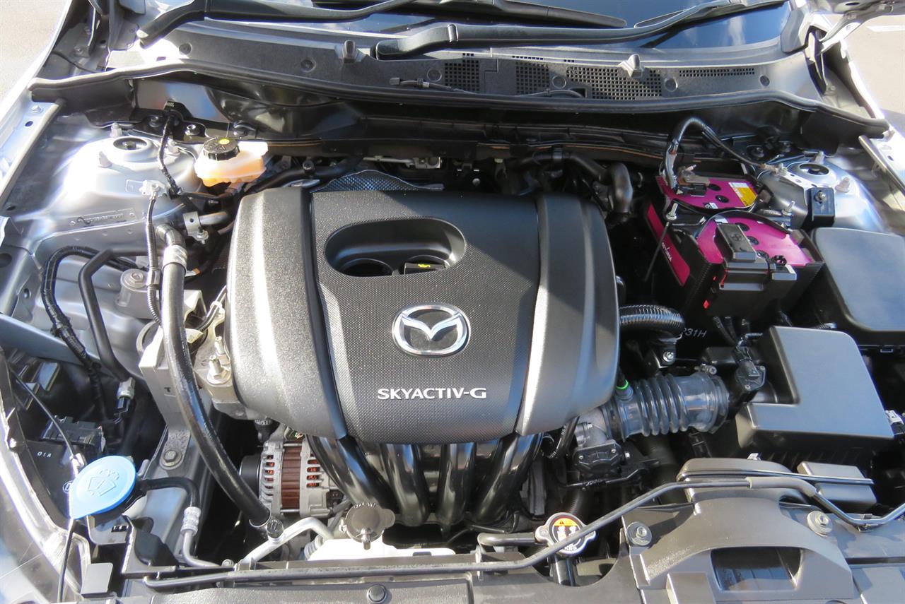 2020 Mazda 2 thumbnail