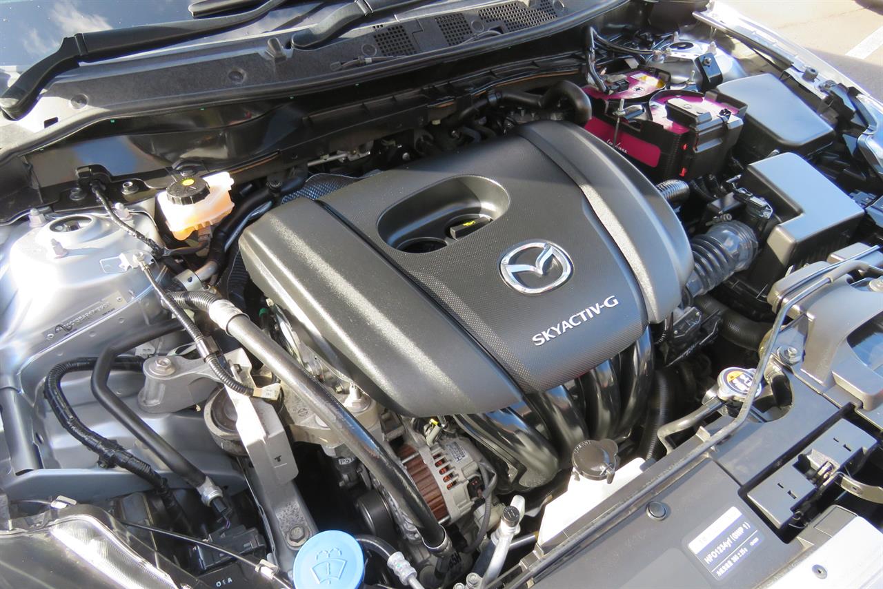 2020 Mazda 2 thumbnail