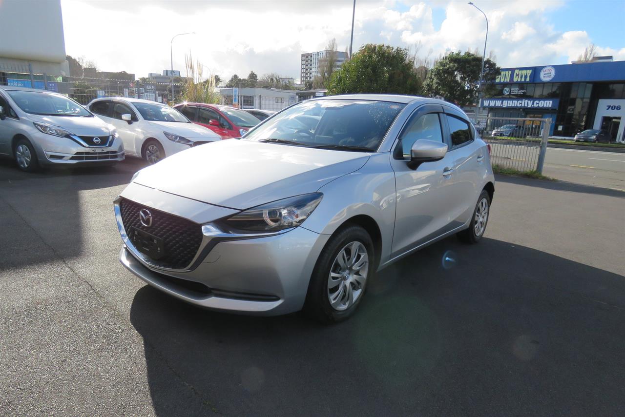 2020 Mazda 2 thumbnail