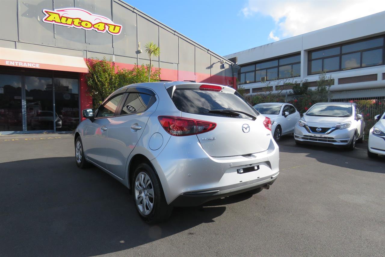 2020 Mazda 2 thumbnail