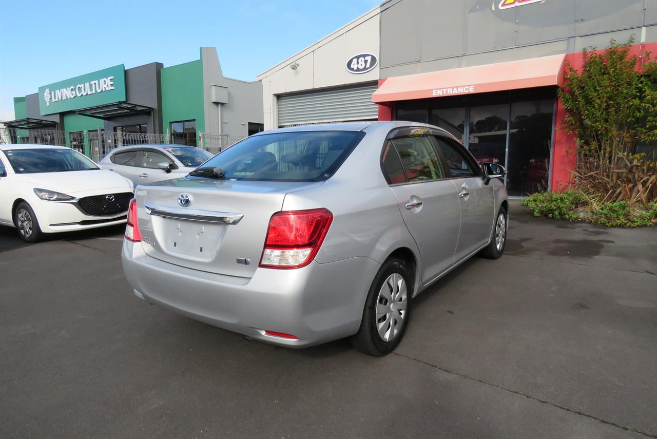 2015 Toyota Corolla thumbnail