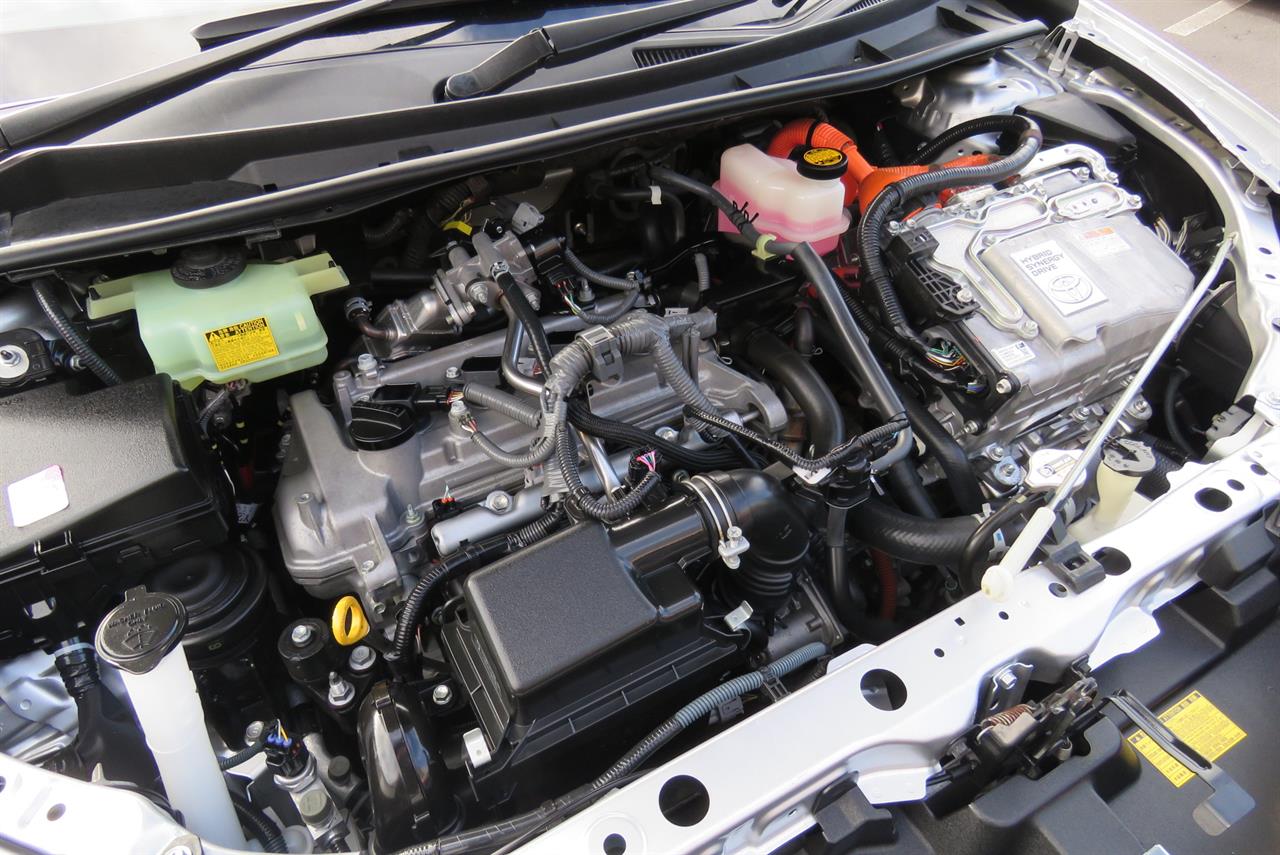 2015 Toyota Corolla thumbnail