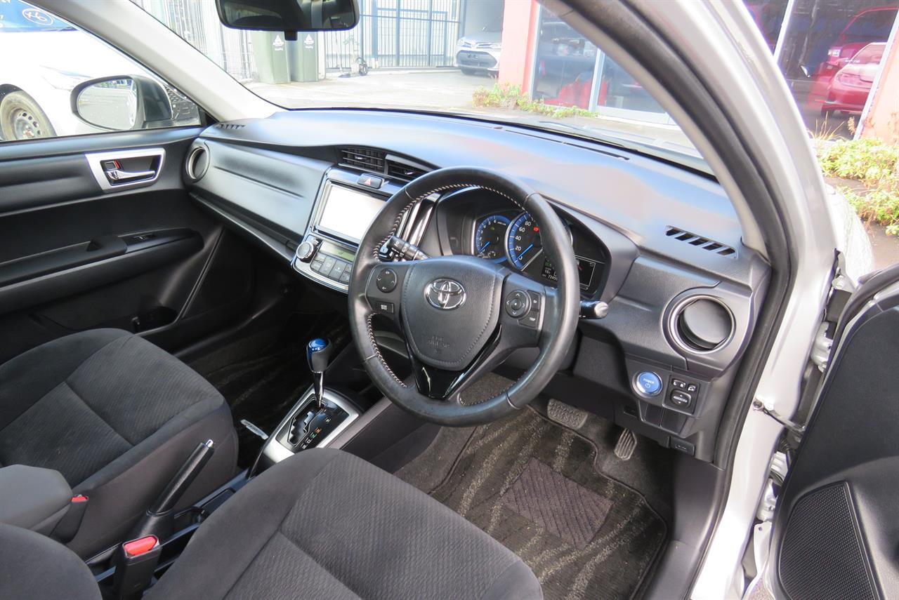 2015 Toyota Corolla thumbnail