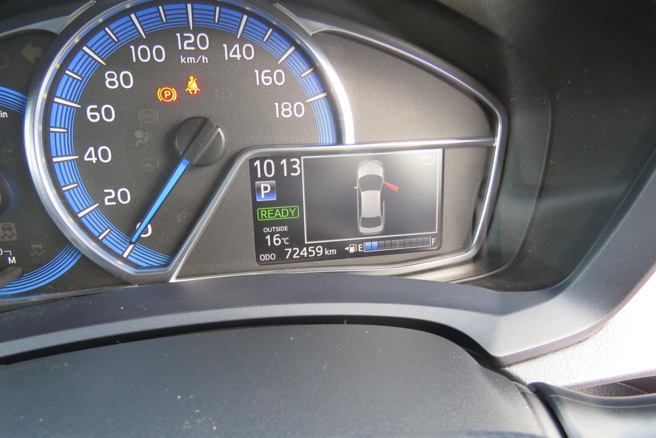 2015 Toyota Corolla thumbnail