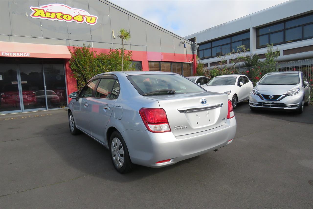 2015 Toyota Corolla thumbnail