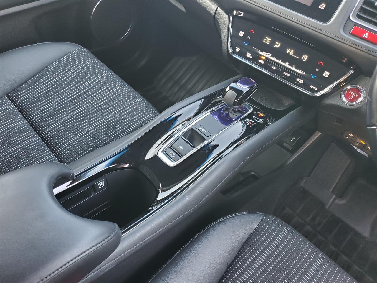 2015 Honda Vezel thumbnail