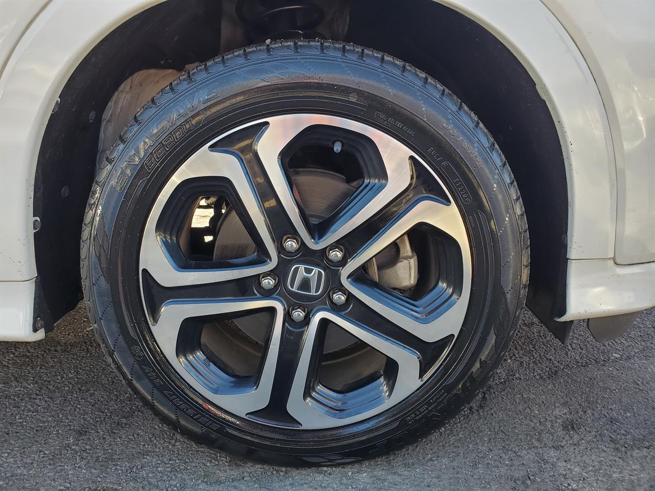 2015 Honda Vezel thumbnail