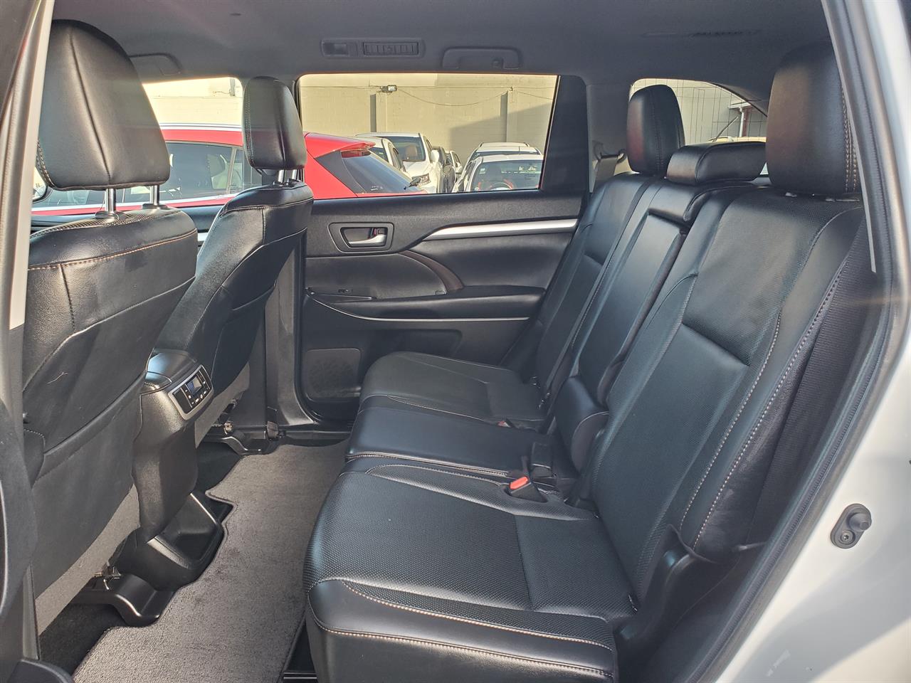 2019 Toyota Highlander thumbnail