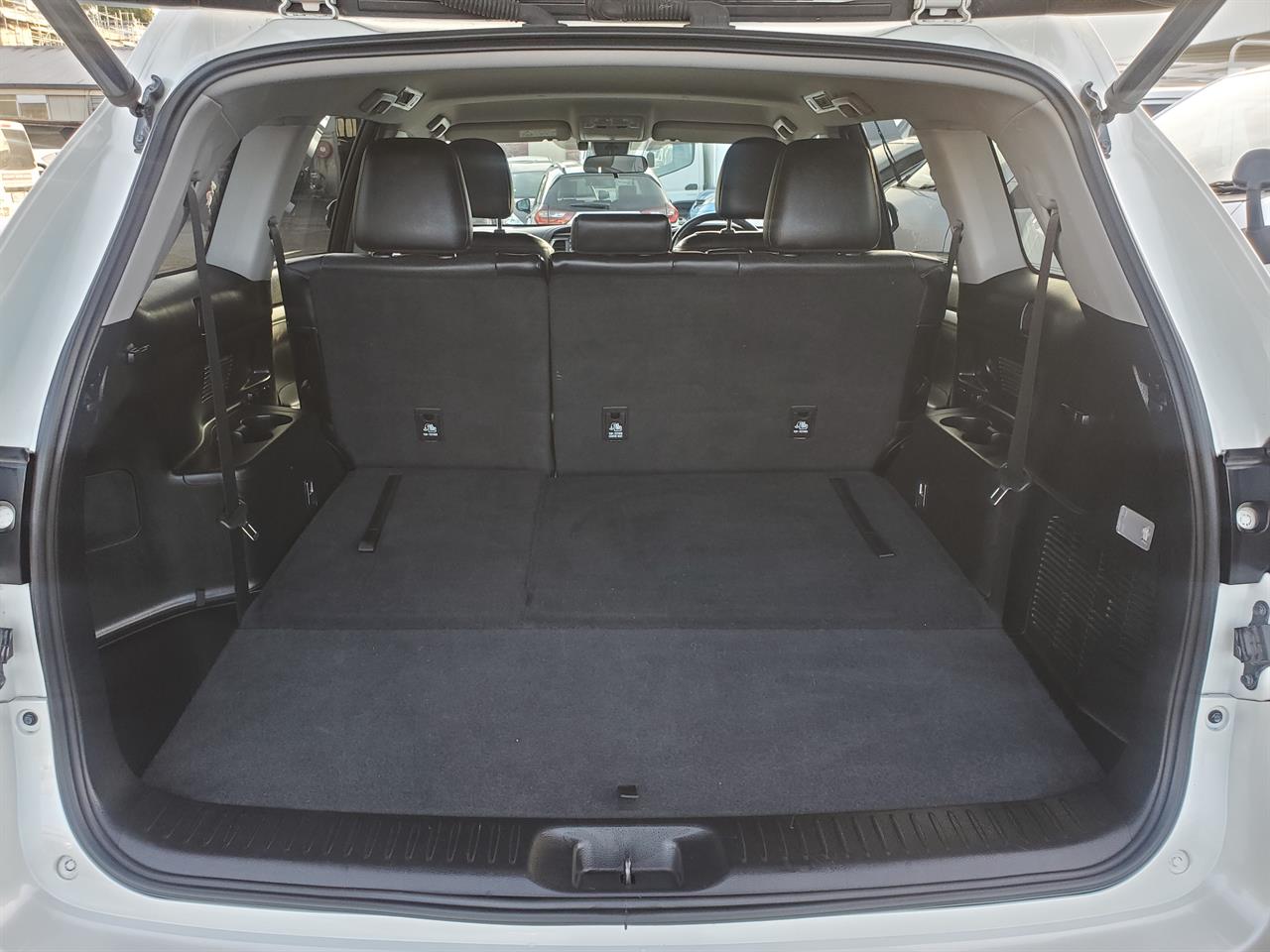 2019 Toyota Highlander thumbnail